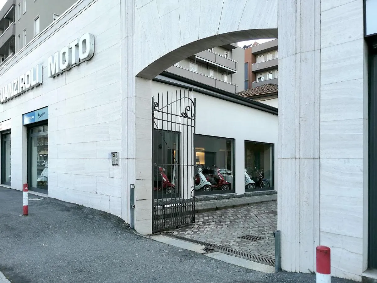 Apartment Appartamento Aida - Near The Center With Private Parking E Ac Como