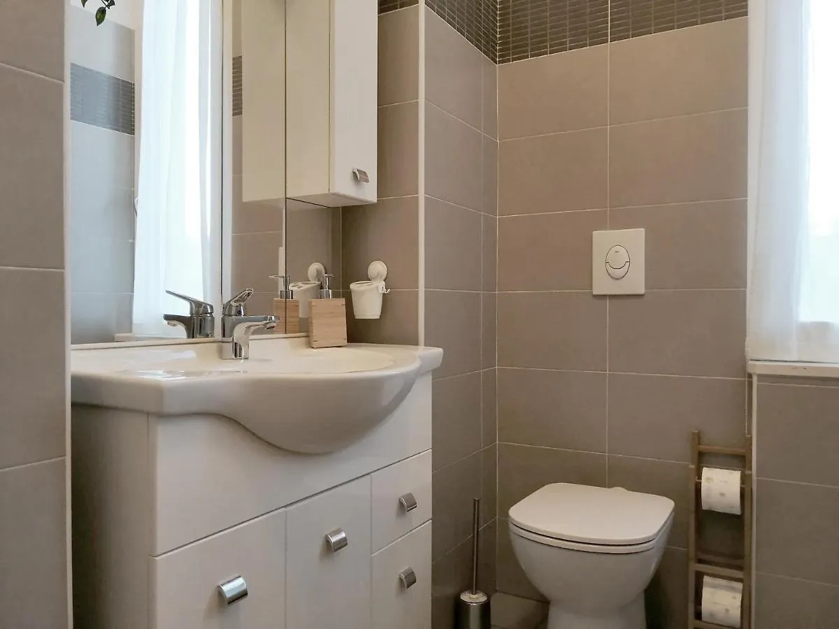 Appartamento Aida - Near The Center With Private Parking E Ac Como Italy