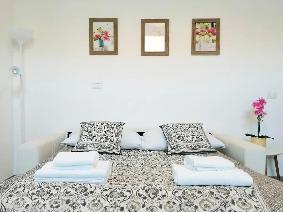 Apartment Appartamento Aida - Near The Center With Private Parking E Ac Como