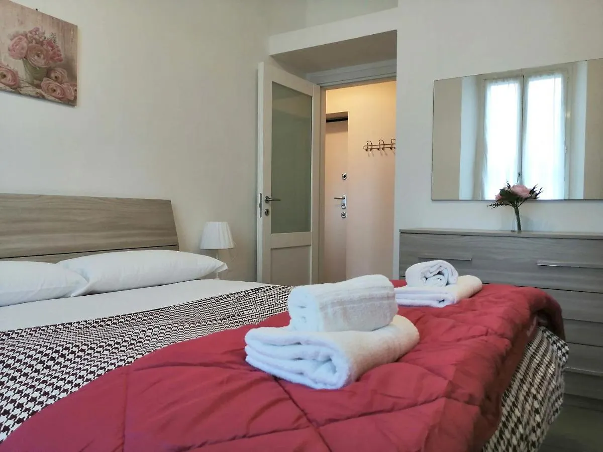 Appartamento Aida - Near The Center With Private Parking E Ac Como 0*,