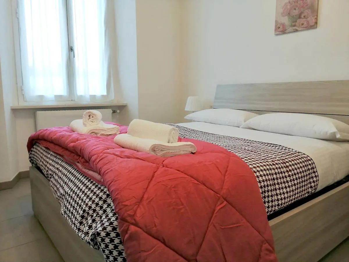 Appartamento Aida - Near The Center With Private Parking E Ac Como Apartment