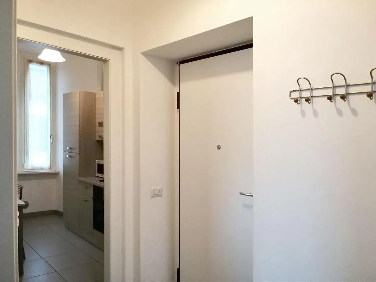 Apartment Appartamento Aida - Near The Center With Private Parking E Ac Como Italy