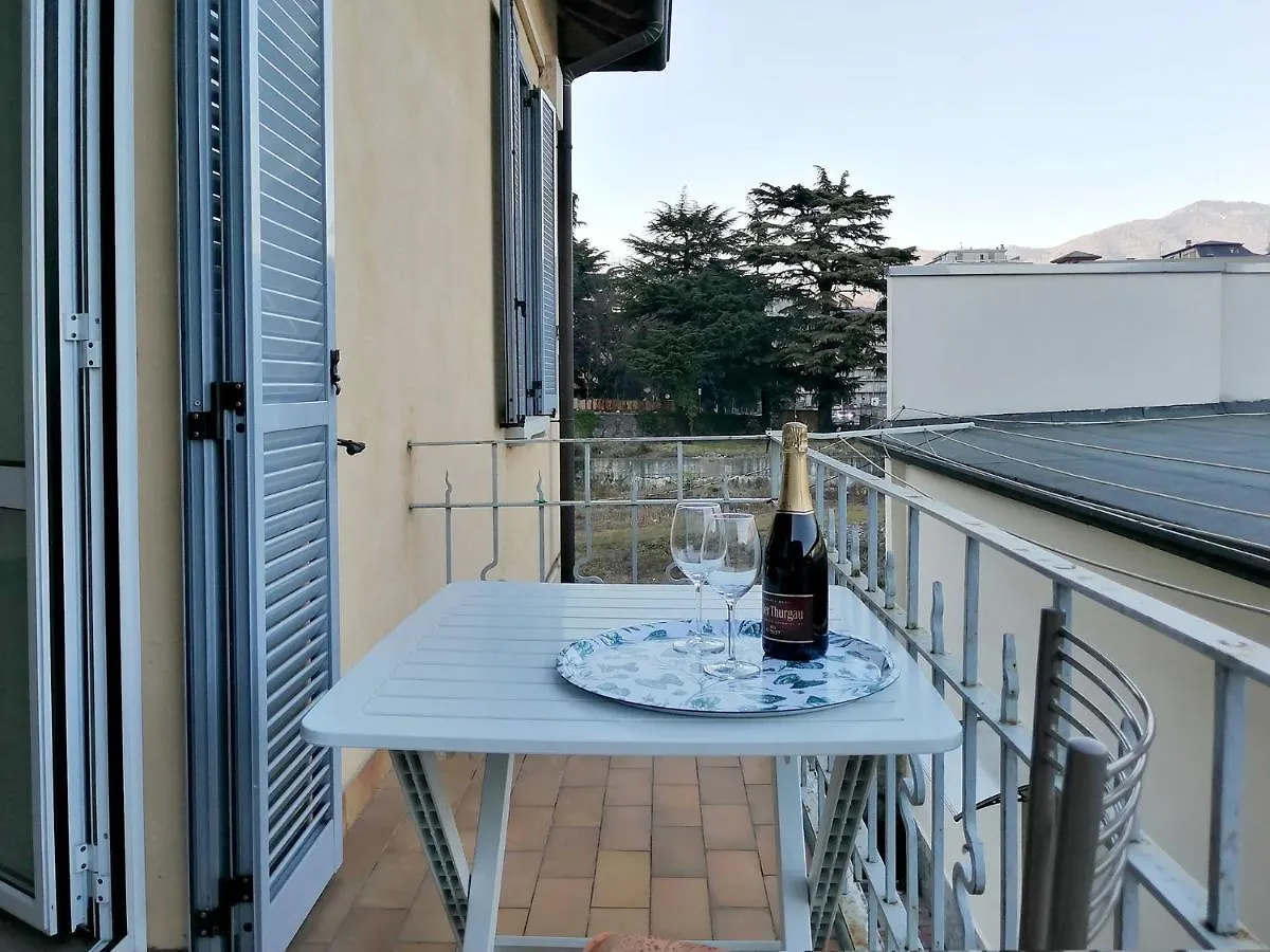 Appartamento Aida - Near The Center With Private Parking E Ac Como Italy